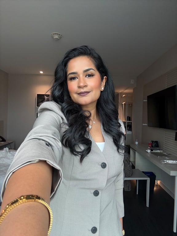 Professional Beige Blazer Outfit